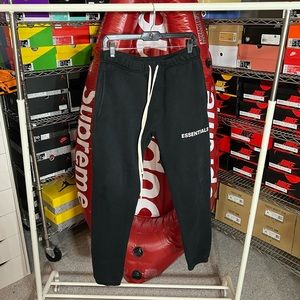 Fear of god essentials, sweat pants, size M, black
